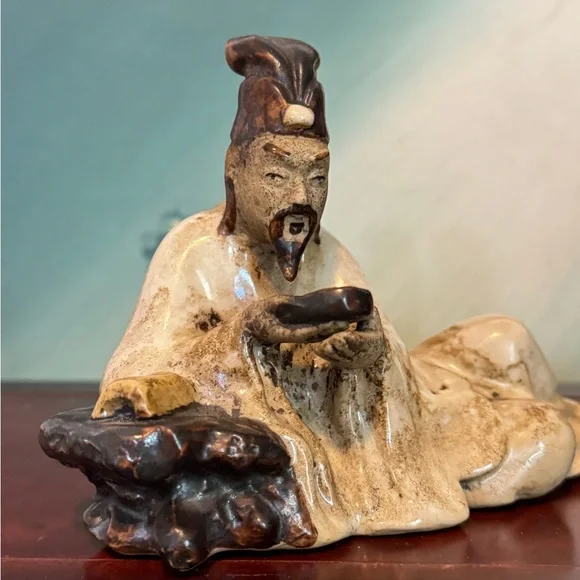 Vintage Shiwan Chinese Mudmen
Figurine Scholar Eating by Rock
Republic China - Picture 3 of 9
